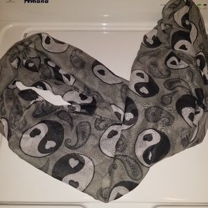 Ying yang infinity scarf